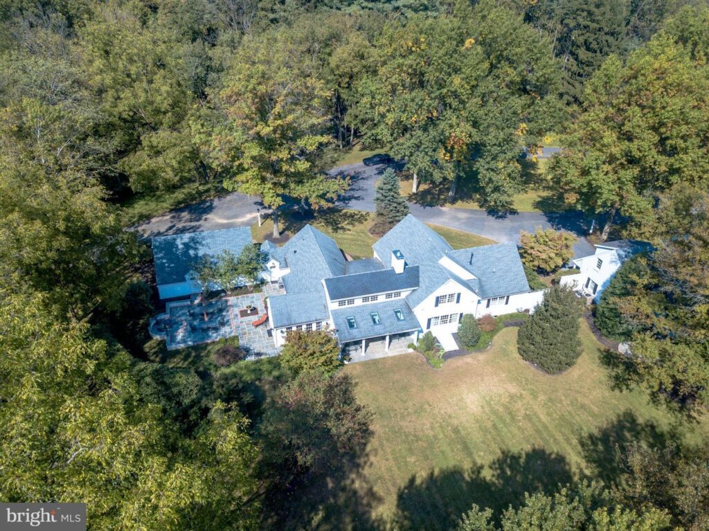 1513 Weyhill Crescent Dr Bethlehem PA 18015