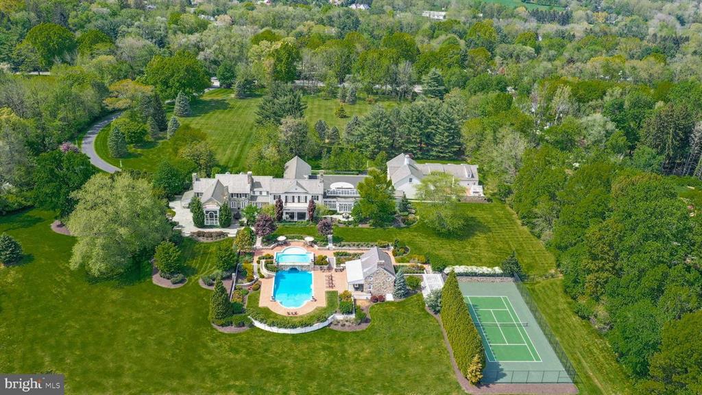 1616 Saucon Valley Rd Bethlehem PA 18015