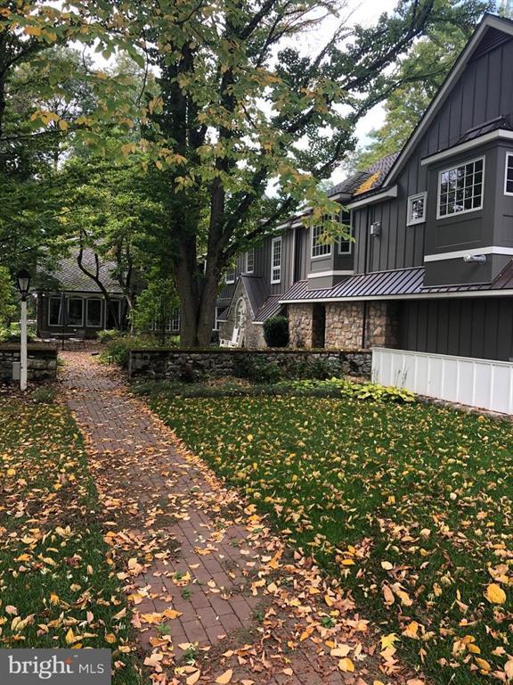 1814 Saucon Valley Rd Bethlehem PA 18015